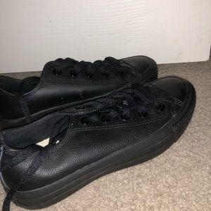 All black leather converse women’s size 6